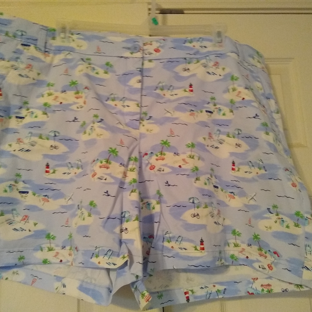 Crown & Ivy Curvy 24W shorts, sailboat beach scene